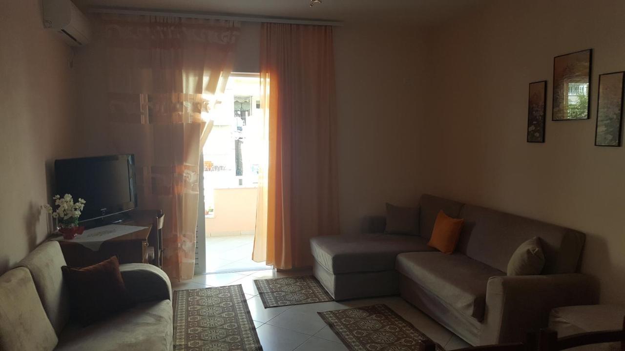 Christos Apartments Sarandë エクステリア 写真