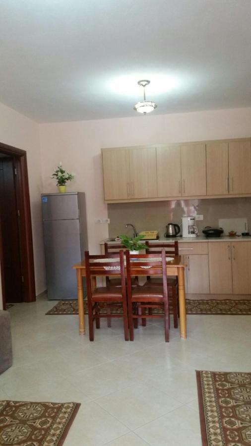 Christos Apartments Sarandë エクステリア 写真