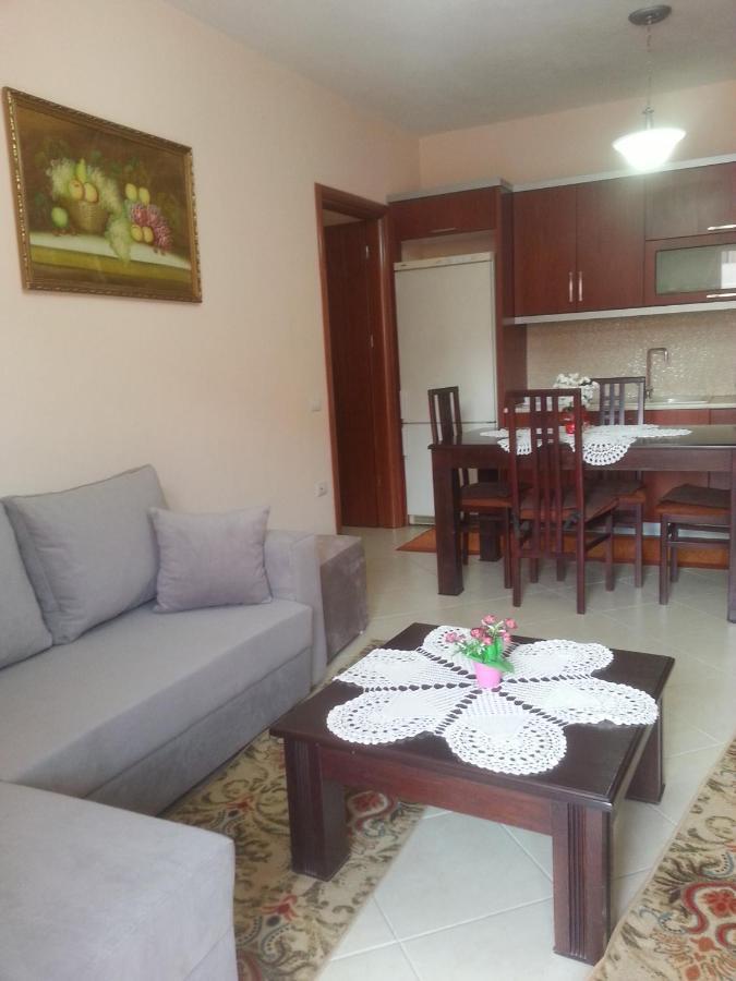 Christos Apartments Sarandë エクステリア 写真