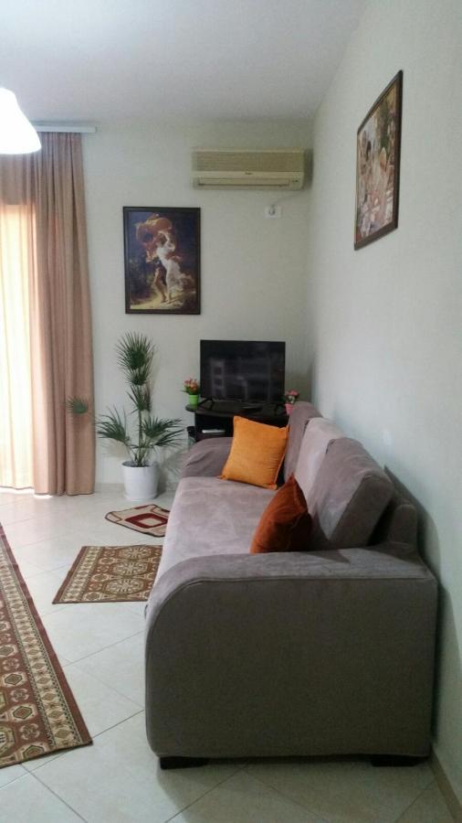 Christos Apartments Sarandë エクステリア 写真