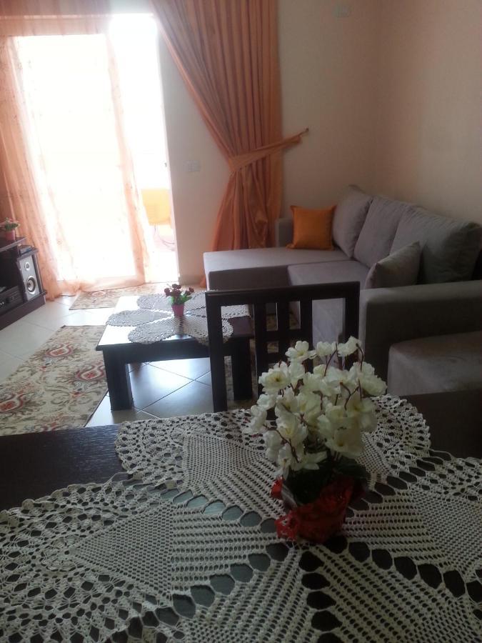 Christos Apartments Sarandë エクステリア 写真