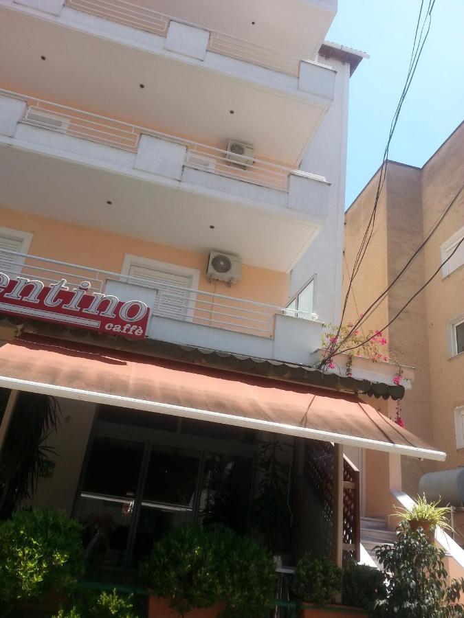 Christos Apartments Sarandë エクステリア 写真