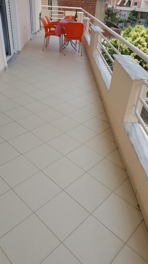Christos Apartments Sarandë エクステリア 写真
