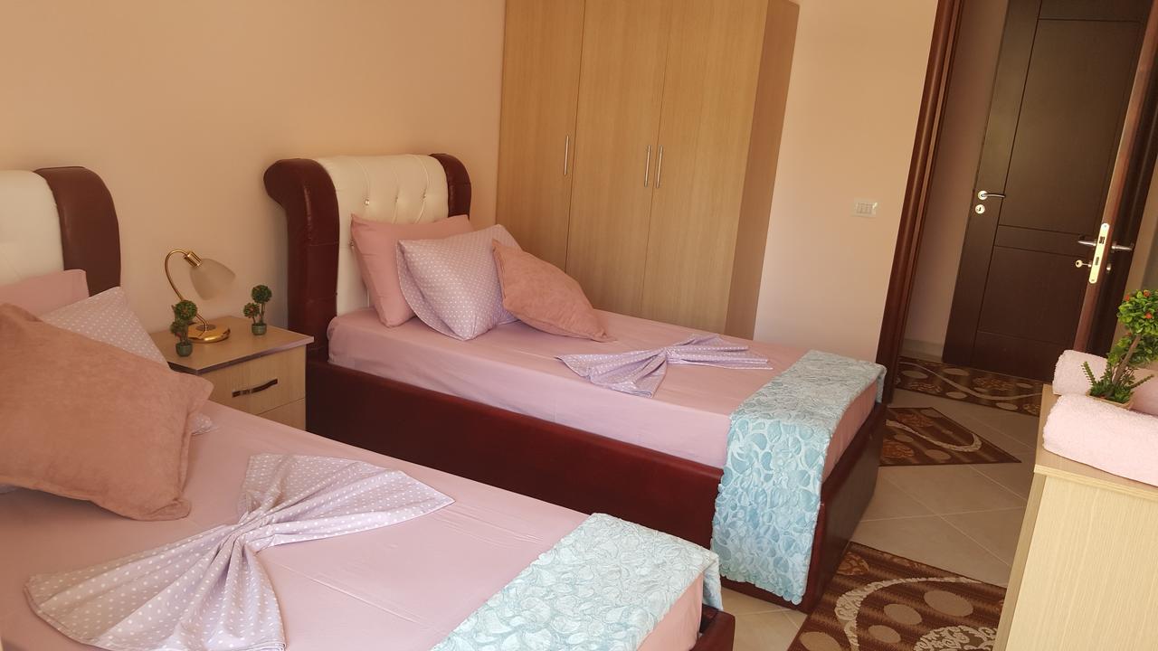 Christos Apartments Sarandë エクステリア 写真