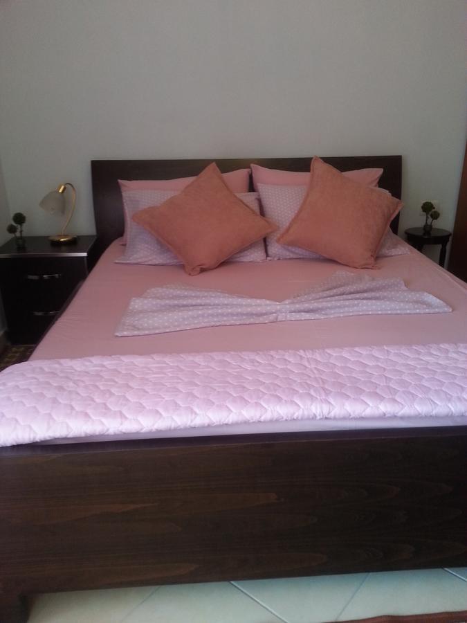 Christos Apartments Sarandë エクステリア 写真